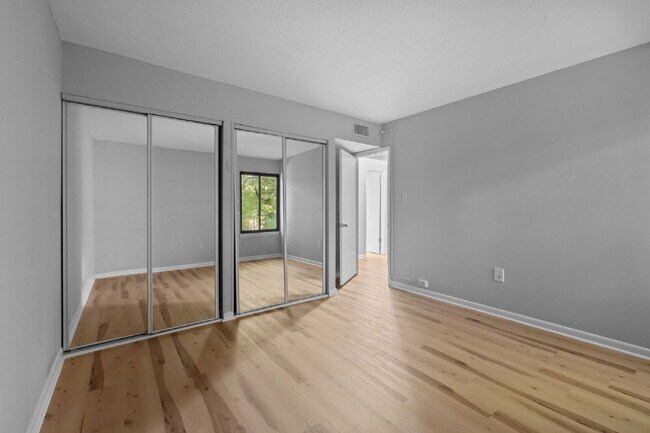 Building Photo - 500 Umstead Dr