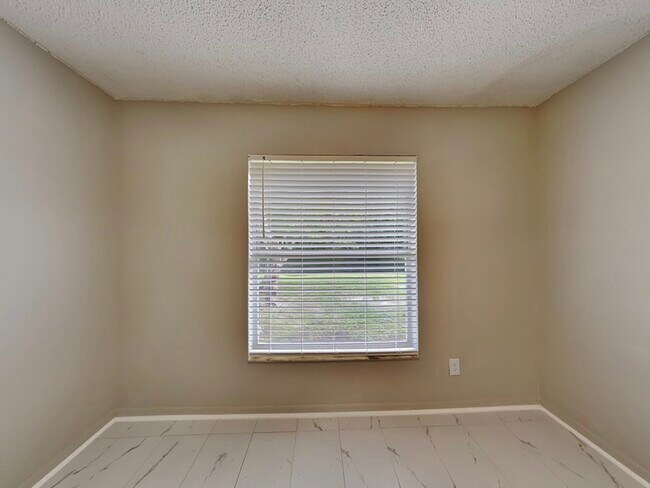 Building Photo - 1836 Blue Fox Ct