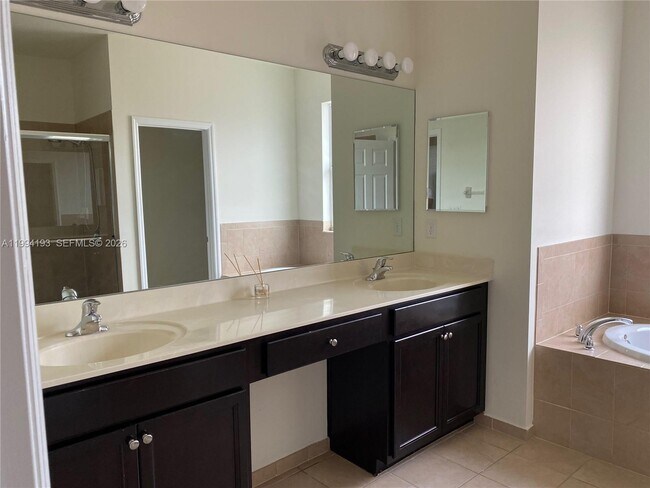 Building Photo - 17001 SW 90th Terrace