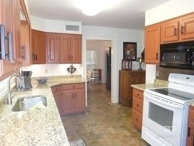 Building Photo - 19307 Scenic Hwy 98