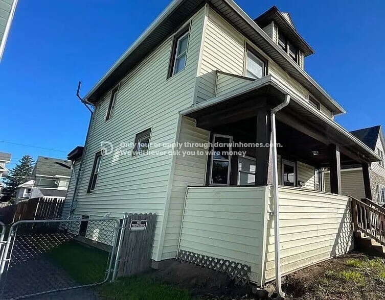 Building Photo - 800 Ave D