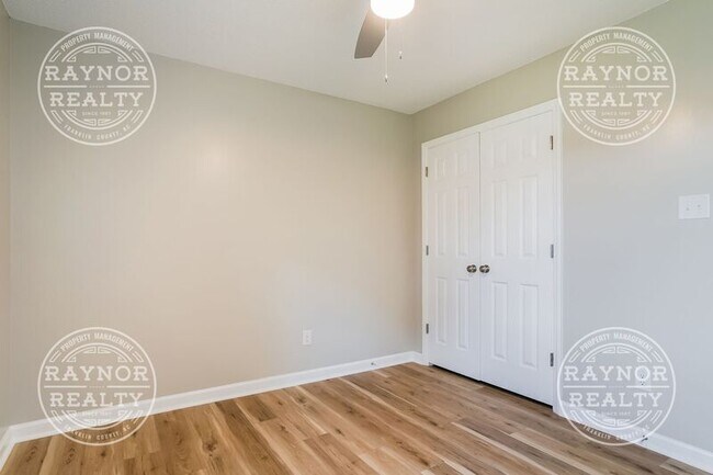 Building Photo - 118 Murphy Dr