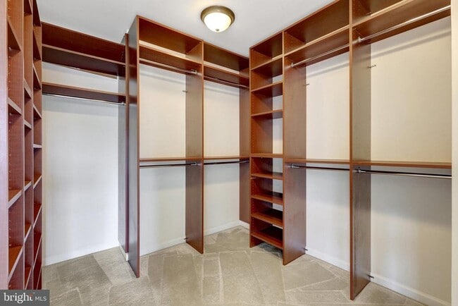Building Photo - 2451 Silk Ct