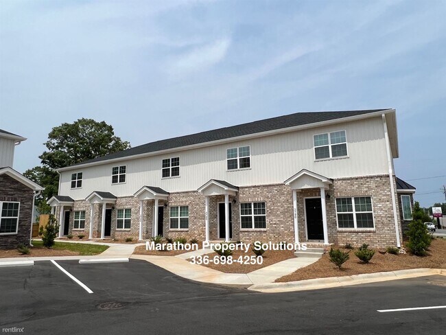 Building Photo - 2 br, 2.5 bath House - 3704 S Mebane St