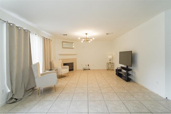 Building Photo - 22623 Holly Lake Dr