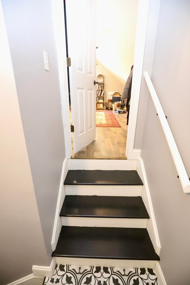 Building Photo - 1855 Beachforest Way