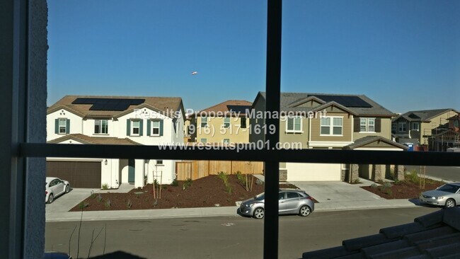 Building Photo - Lovely and Spacious 4 Bedroom Rocklin Home