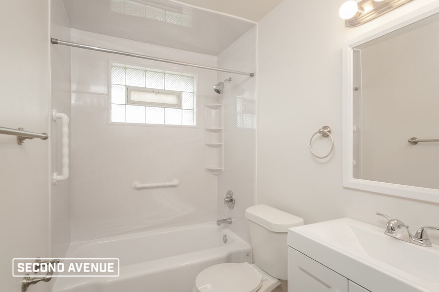 Building Photo - 716 Bittersweet Rd