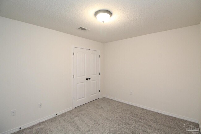 Building Photo - 5605 Peach Dr