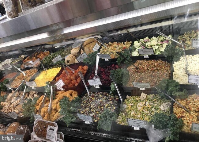 Building Photo - 10401 Grosvenor Pl