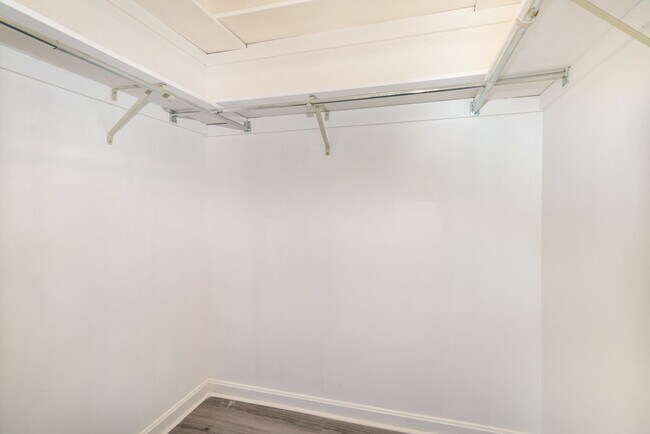 Building Photo - 6212 Spring Knoll Dr