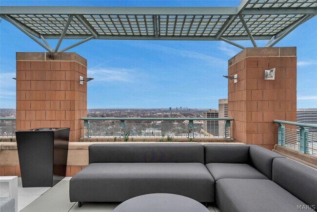 Building Photo - 8025 Maryland Ave