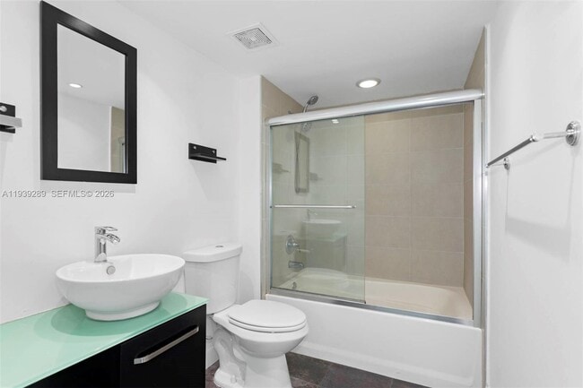 Building Photo - 1155 Brickell Bay Dr