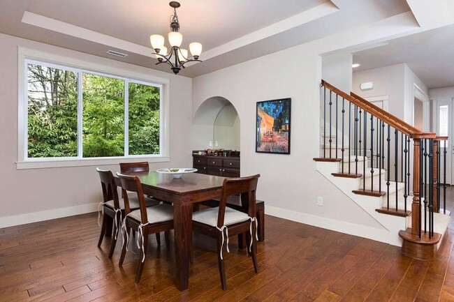 Building Photo - GORGEOUS 5 Bedroom Home in Sammamish