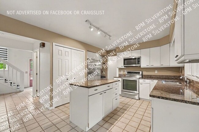 Building Photo - 2945 Cedar Ridge Dr