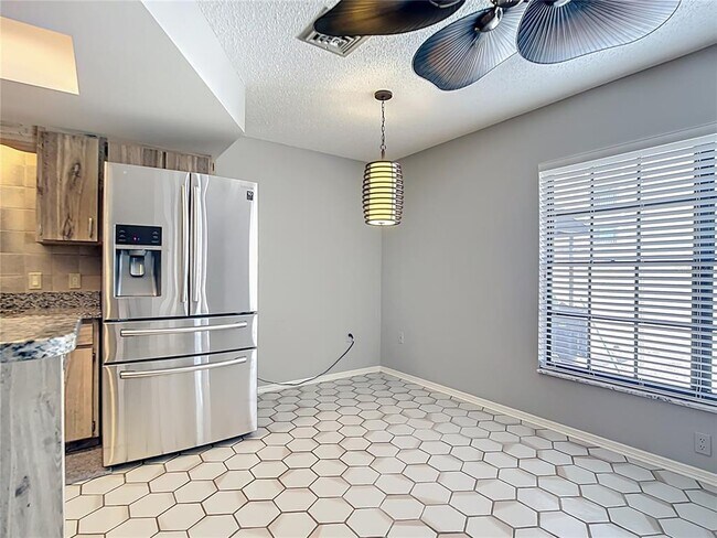 Building Photo - 813 Ormond St