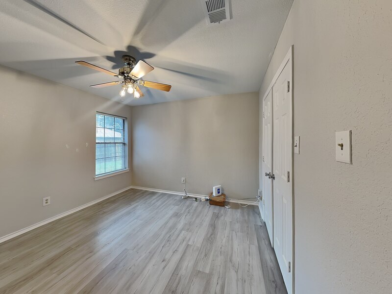 Building Photo - 4912 Barberry Dr