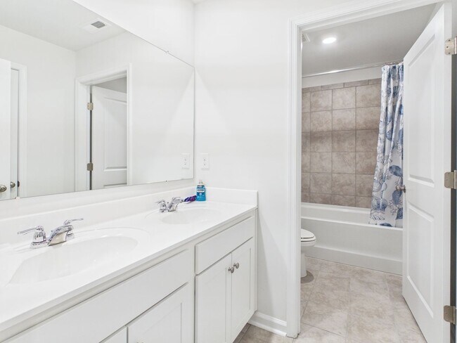 Building Photo - 5701 Brailen Dr