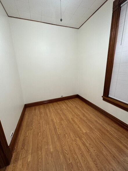 Building Photo - 3153 S Emerald Ave