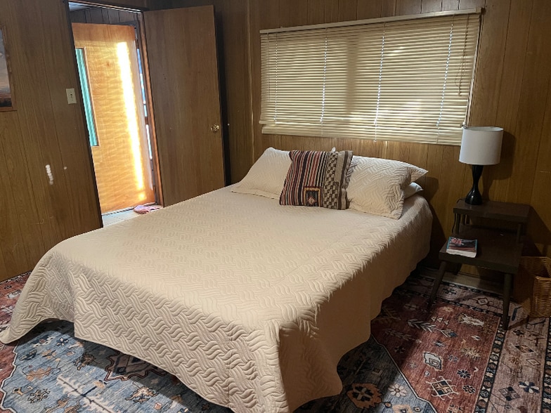 Building Photo - 914 Marsh Ave