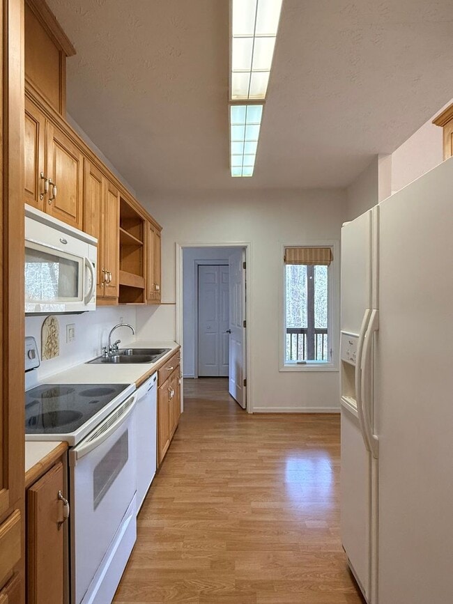 Building Photo - Peaceful Opelika Cabin For Rent