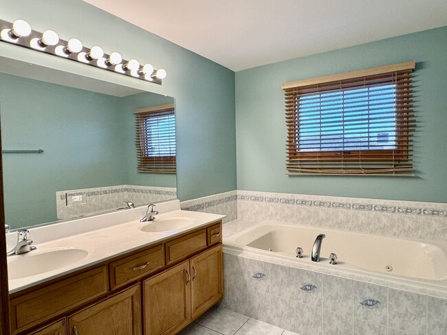 Building Photo - 12457 Walden Rd