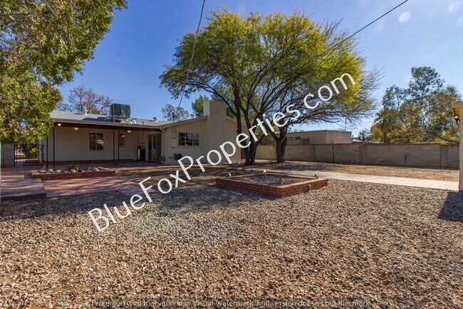 Building Photo - 418 S Jerrie Ave