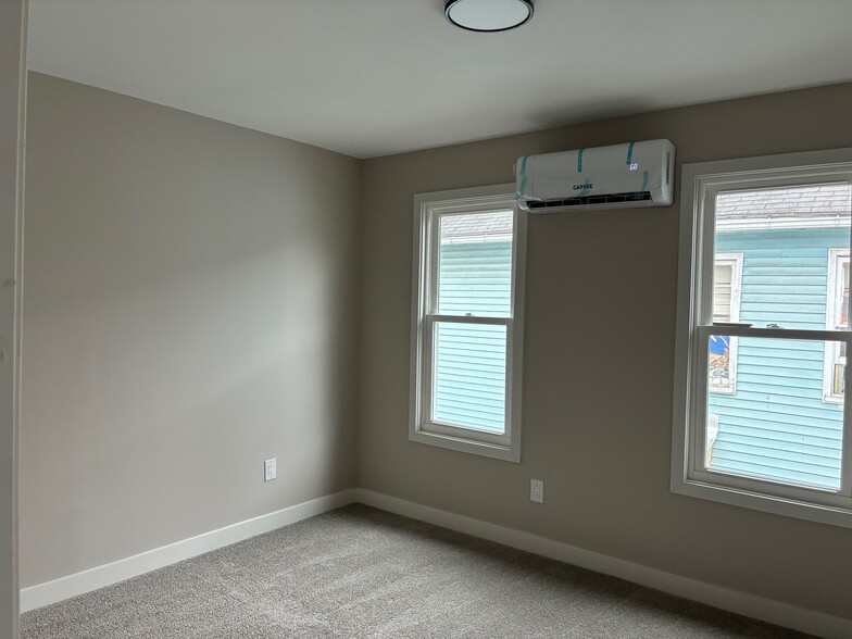 Bedroom 2 - 52 Blocker St