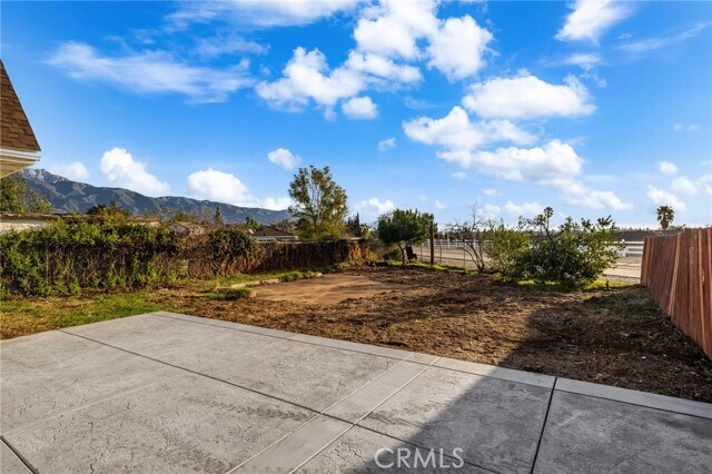 Building Photo - 7785 Vineyard Ave