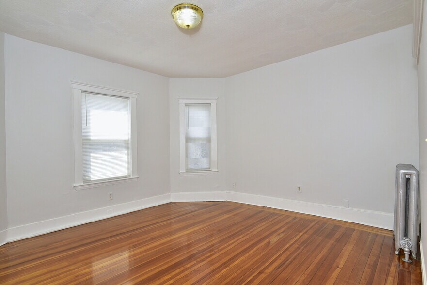 Building Photo - 175 Callender St
