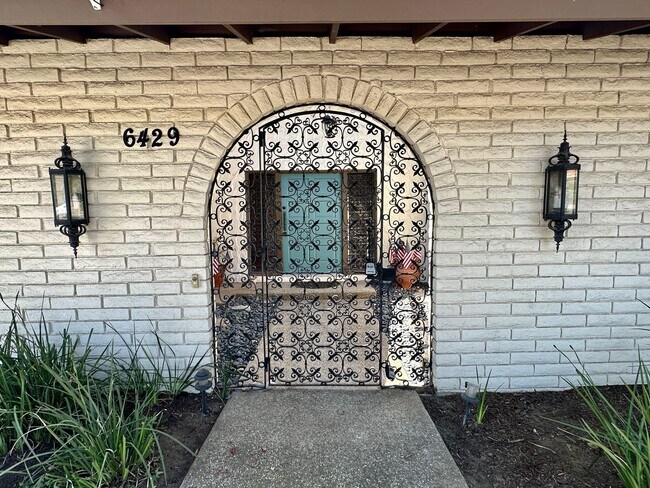 Building Photo - Beautiful Hilltop Del Cerro House with Amazing Views As Far As The Ocean!