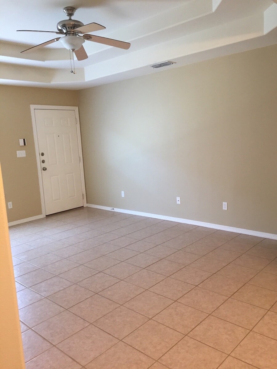 Building Photo - 622 Horizon Peak