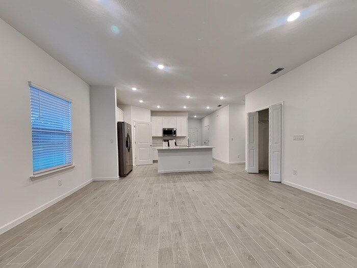 Building Photo - 9005 Latigo Ln