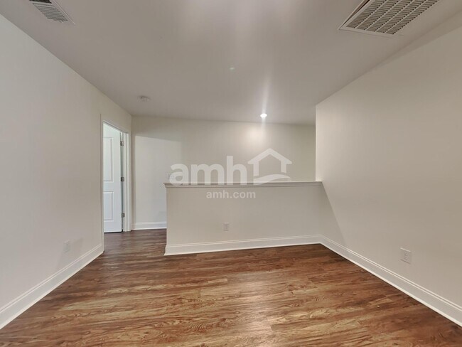 Building Photo - 320 Azore Way