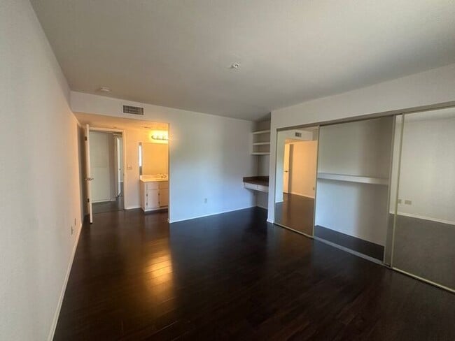 Building Photo - 2 Bed 2 Bath Condo in Old Town Scottsdale