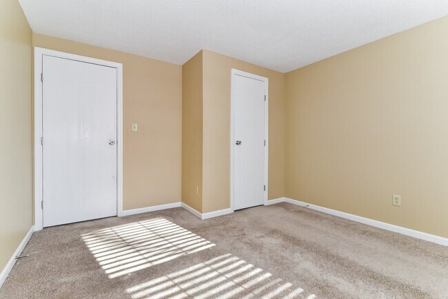 Building Photo - 7551 Rogers Dr
