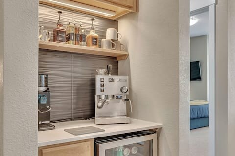 Building Photo - 285 High Point Dr