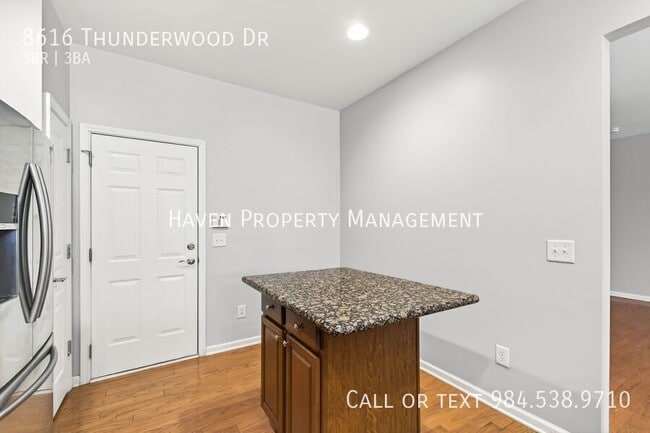 Building Photo - 8616 Thunderwood Dr