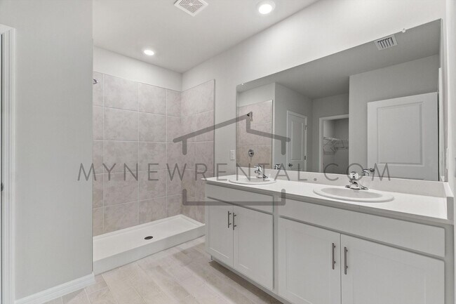 Building Photo - Deposit-Free! Modern, energy efficient hom...