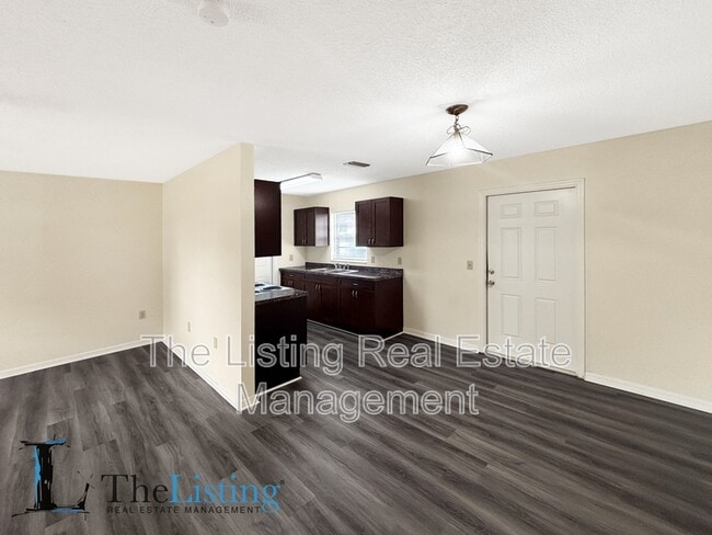Building Photo - 5653 Viburnum Ct