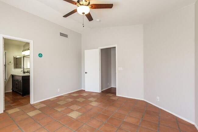 Building Photo - 8631 W Fargo Dr