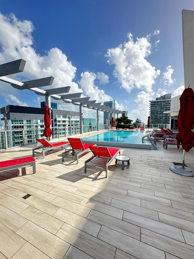 Building Photo - 1100 S Miami Ave