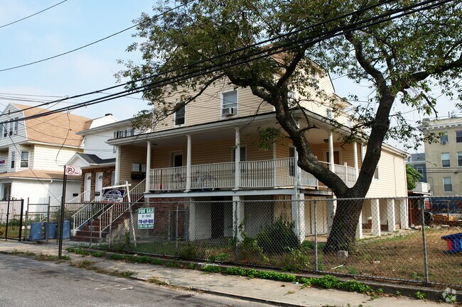 Primary Photo - 340 Beach 86th St