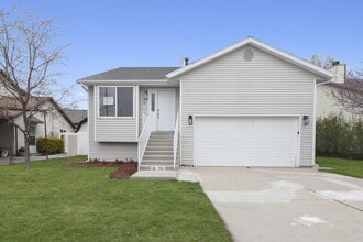 Building Photo - 76 W Stauffer Ln