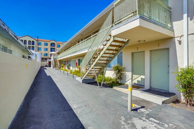 Building Photo - 6117 11th Ave