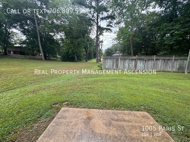 Building Photo - 1005 Paris St