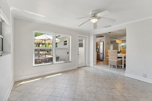 Building Photo - 2691 NE 18th St