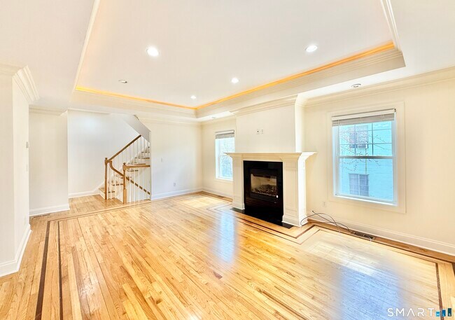 Building Photo - 27 Ferris Ave