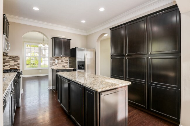Building Photo - 8865 Sweetshade Dr