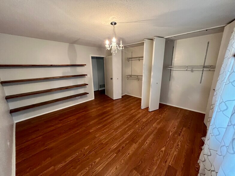 Master Bedroom - 6851 Larkspur Ct